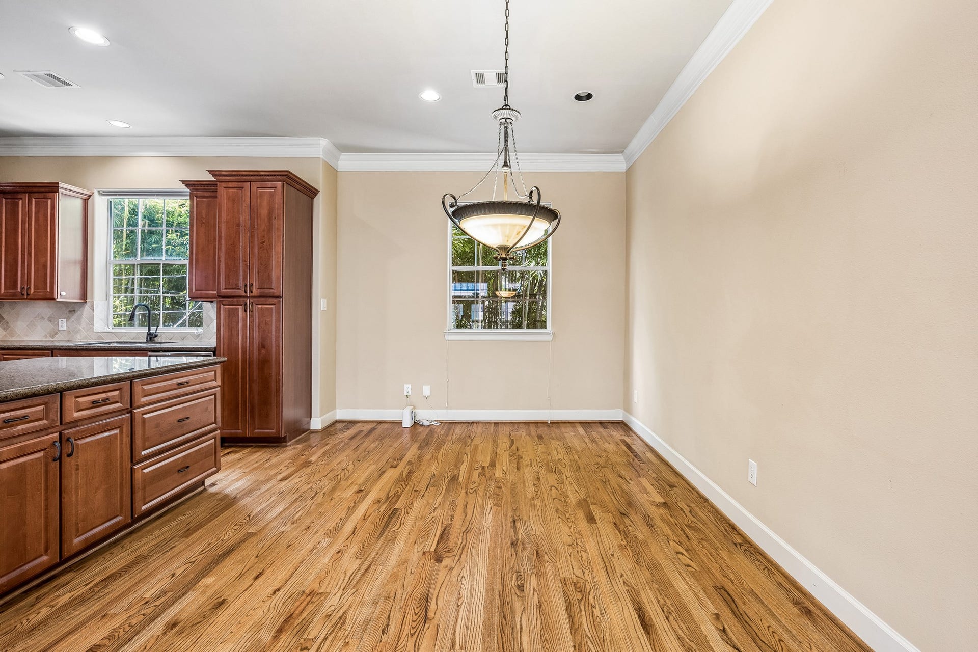 6513 Taggart Street, #A, Houston, TX 77007 Dining area