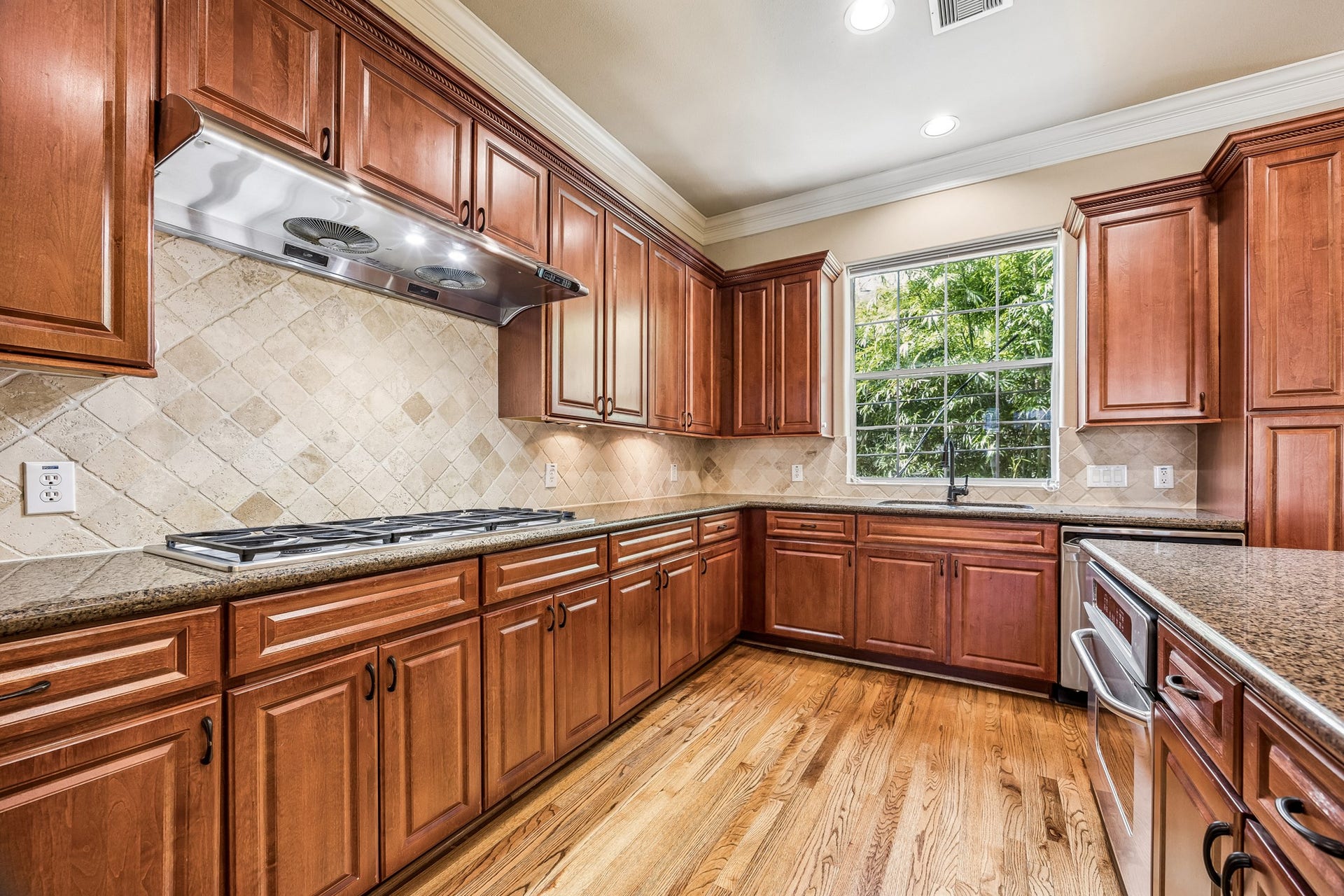 6513 Taggart Street, #A, Houston, TX 77007 Kitchen: Second floor kitchen and living area.