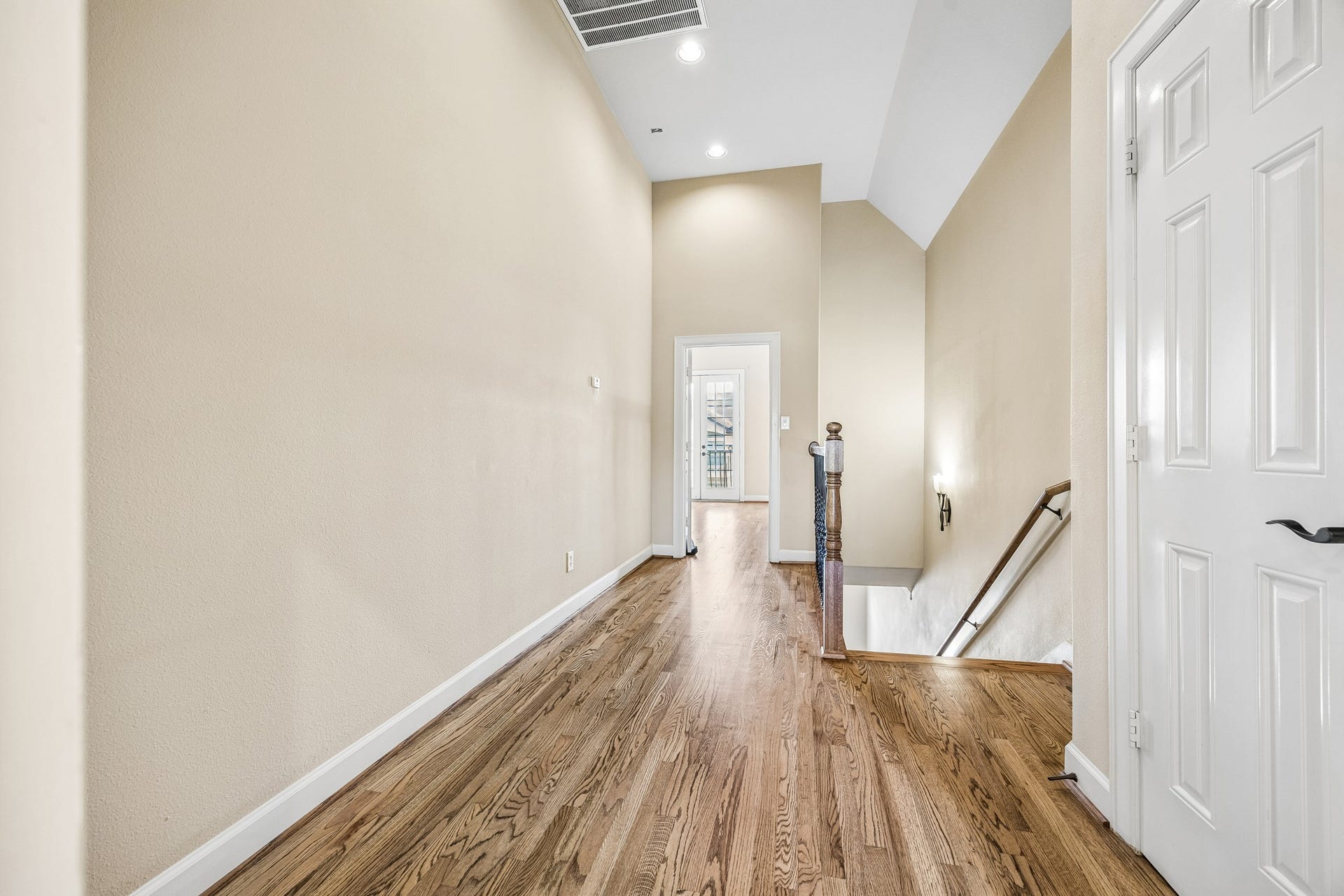 6513 Taggart Street, #A, Houston, TX 77007 Hallway - 3rd floor.
