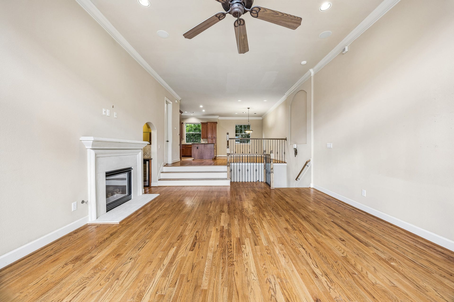 6513 Taggart Street, #A, Houston, TX 77007 Living Room looking to dining room.