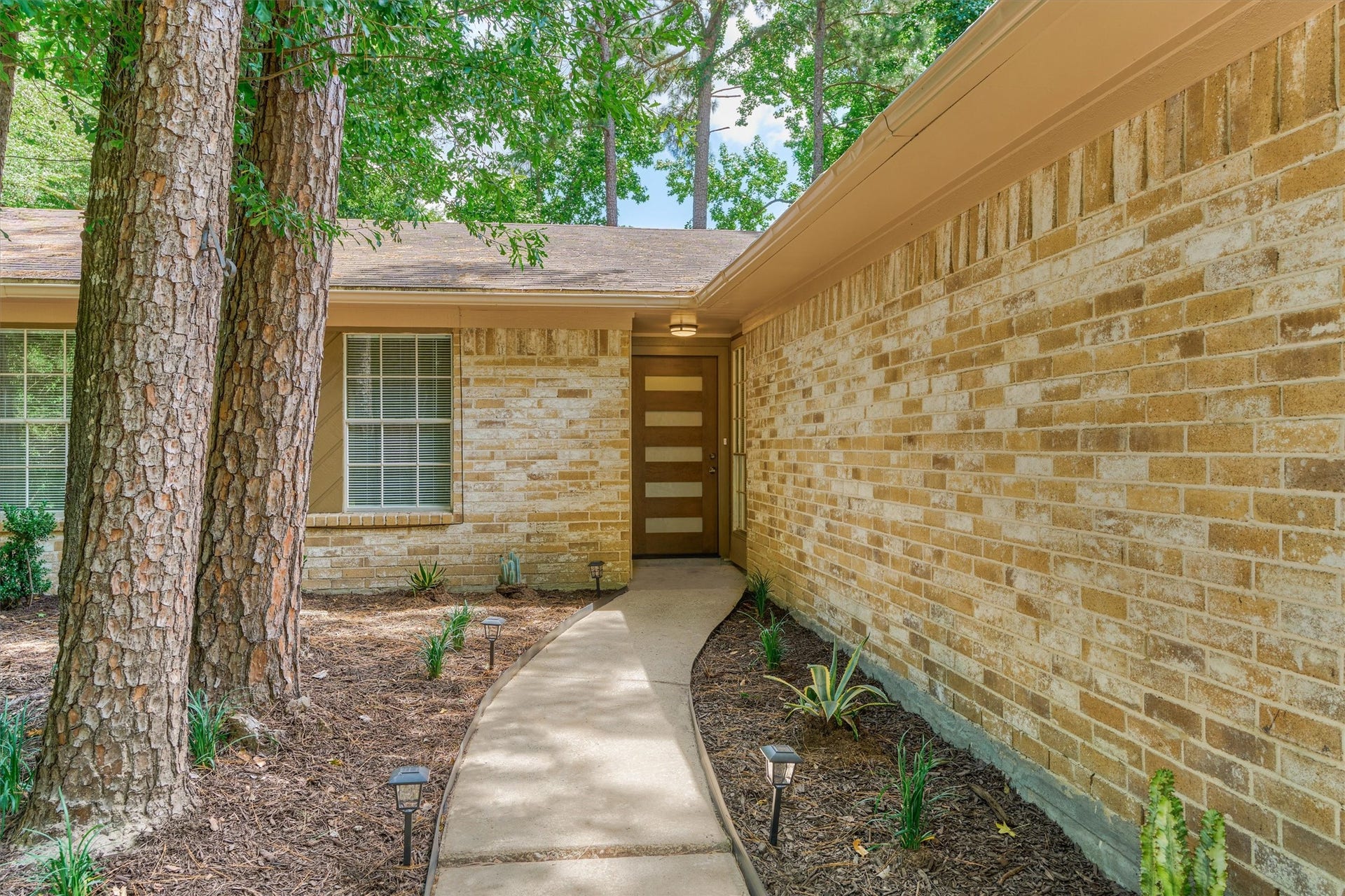 26 W Broken Oak Court, The Woodlands, TX 77381 26 W Broken Oak Court, The Woodlands, TX 77381