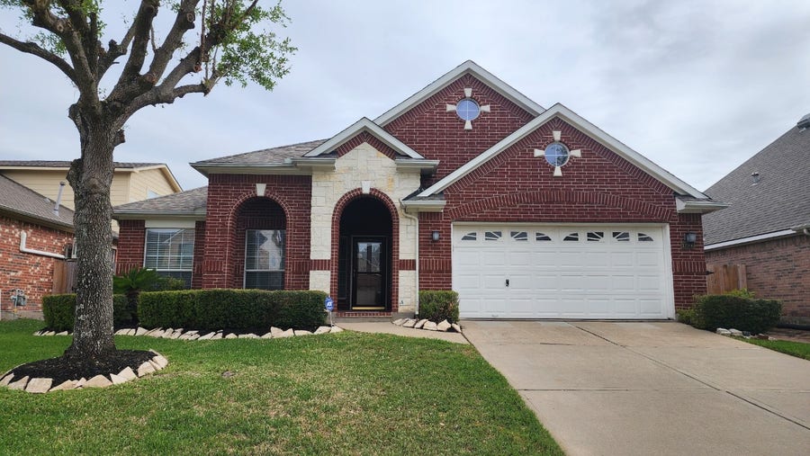 Property photo for 13906 Normandy Court, Sugar Land, TX