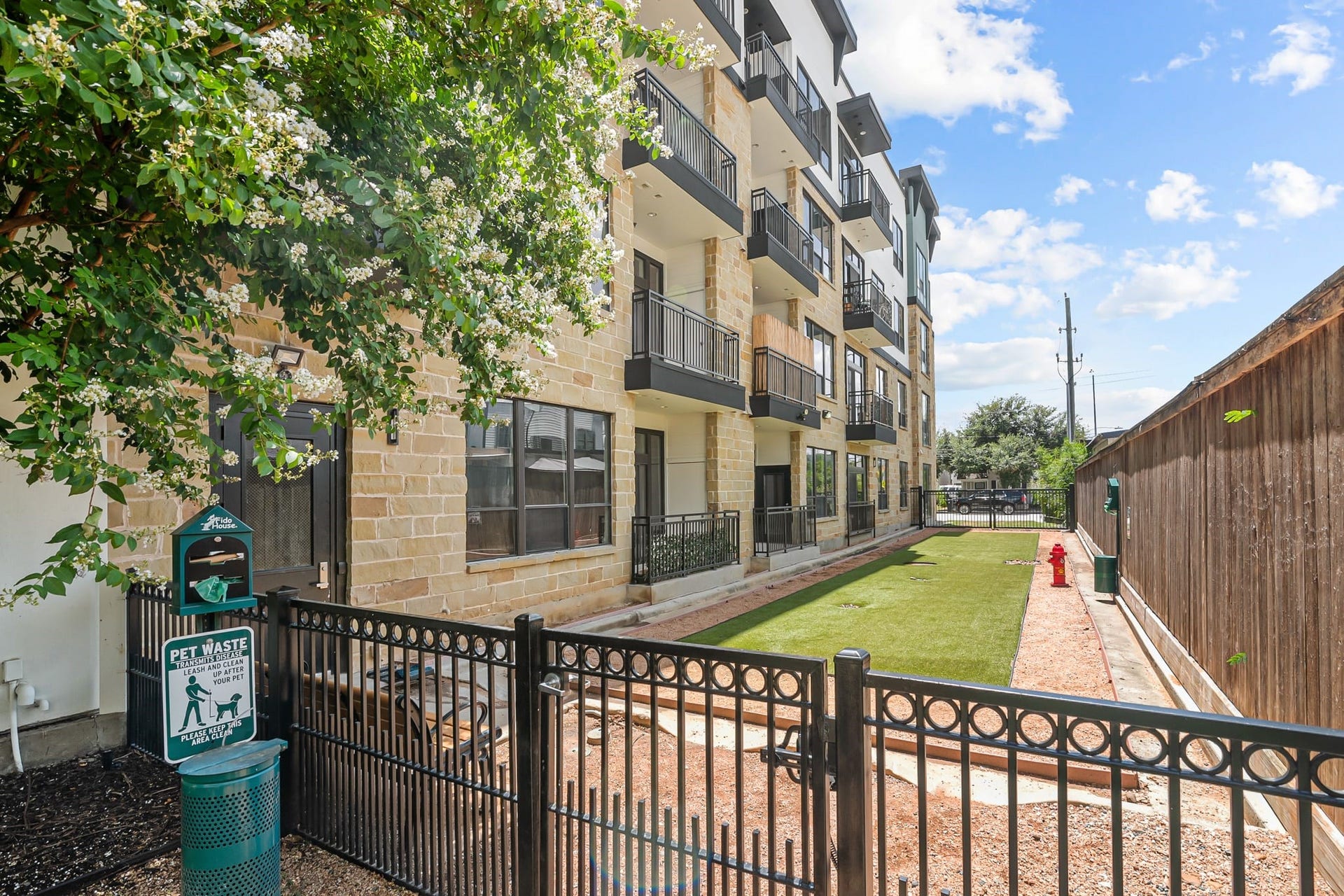 1616 W Dallas Street, #111, Houston, TX 77019 1616 W Dallas Street, #111, Houston, TX 77019