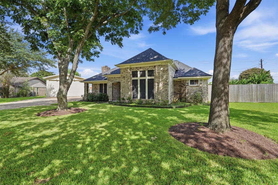 Property photo for 3102 Oaken Lane, La Porte, TX