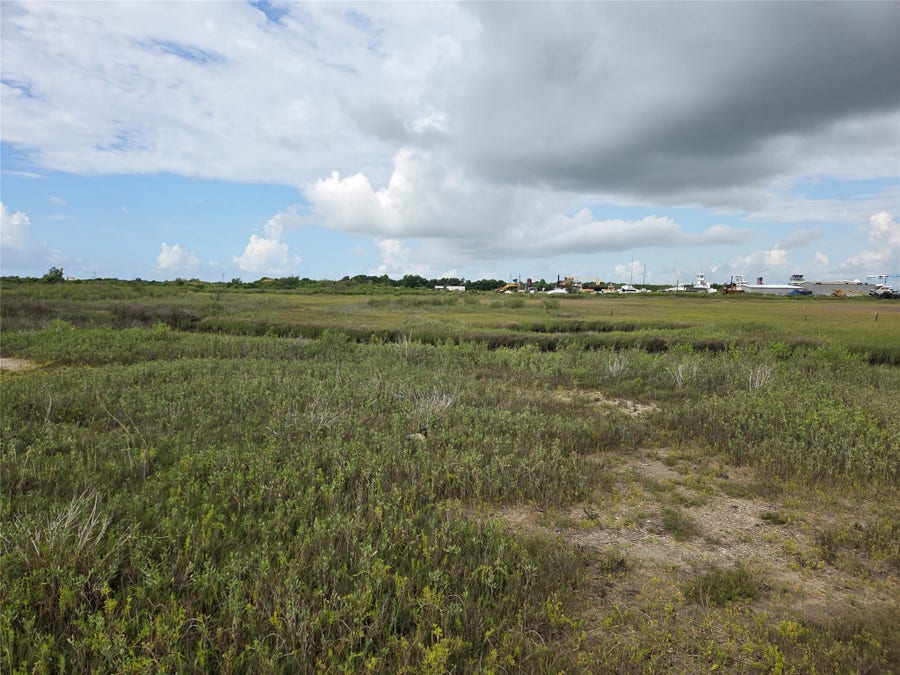 Property photo for 1419 Martinique Lane, Port Bolivar, TX