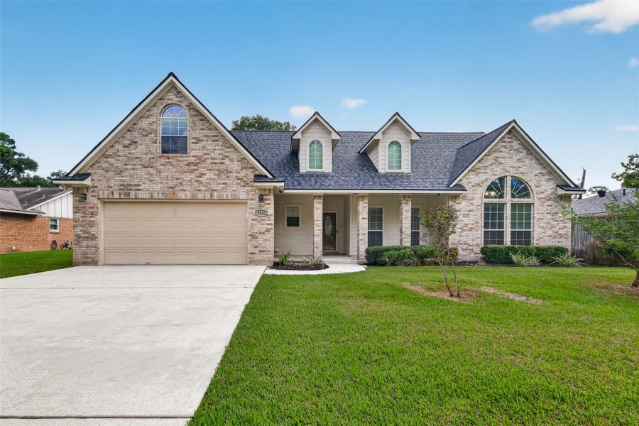 Property photo for 5202 Timber Ridge Street, Baytown, TX