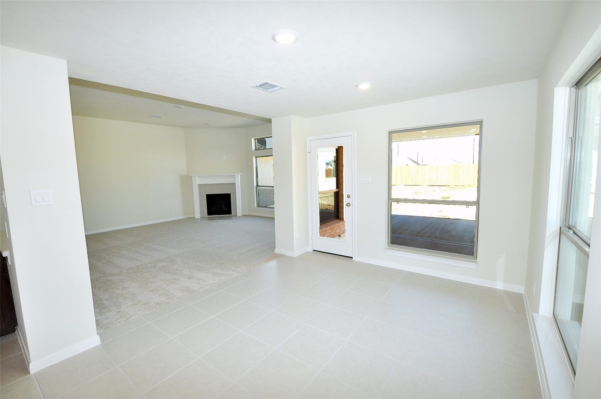 2210 ENSENADA Drive, League City, TX 77539 Breakfast/Dining Area