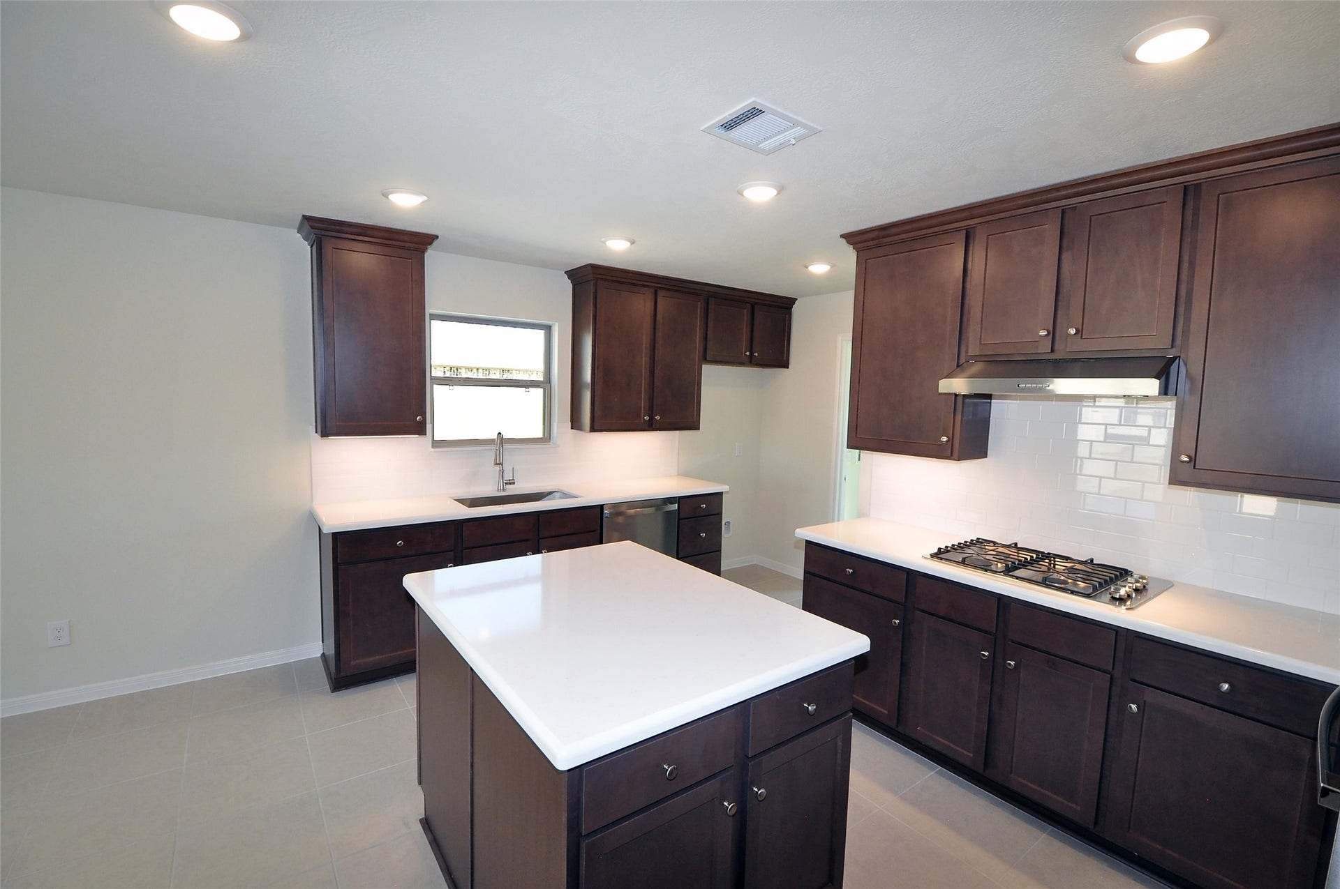 2210 ENSENADA Drive, League City, TX 77539 LED Surface mounted lighting with LED under cabinet lighting.