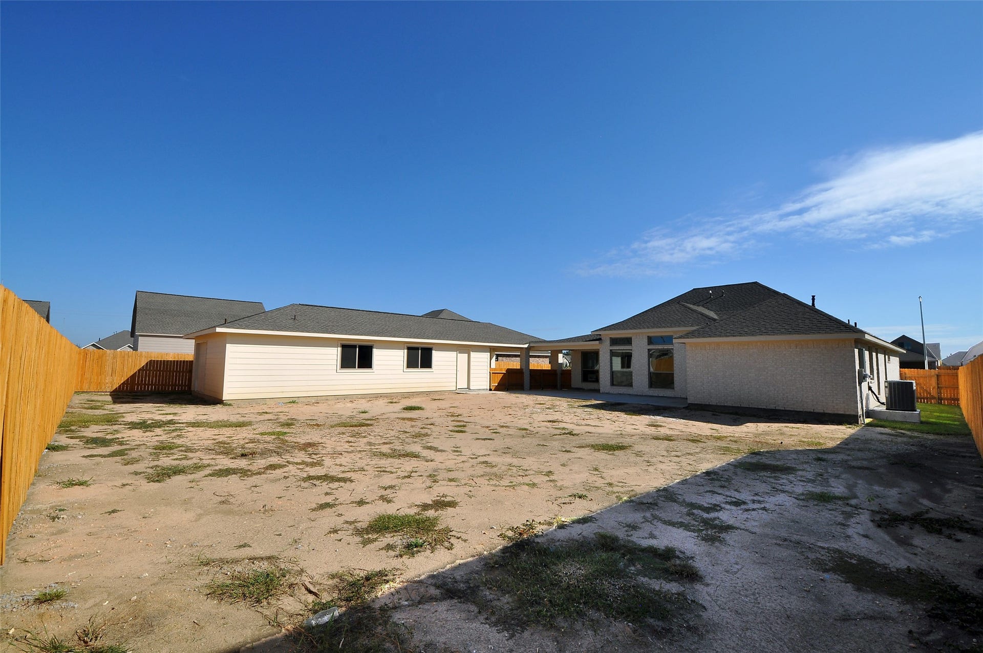2210 ENSENADA Drive, League City, TX 77539 Room to Live.