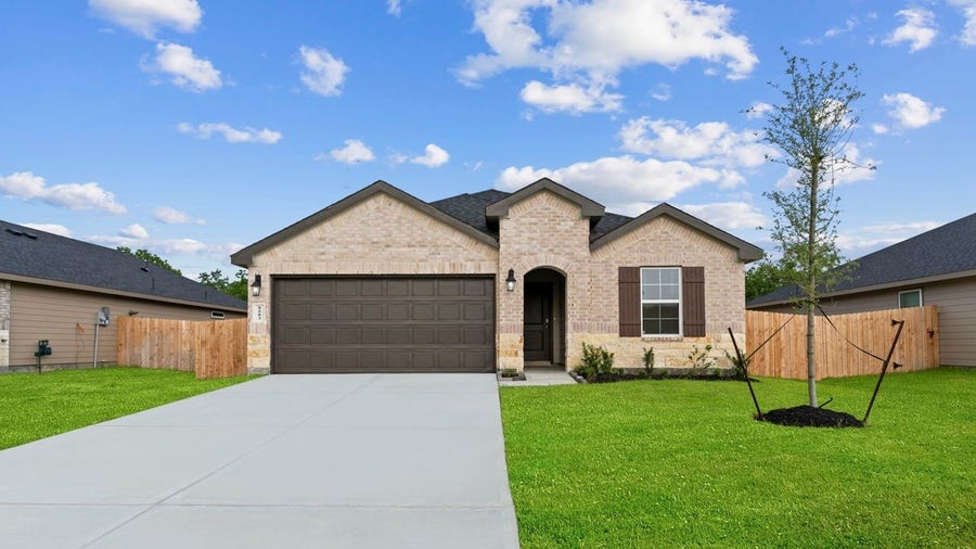 Property photo for 1013 Paddlefish Lane, Alvin, TX
