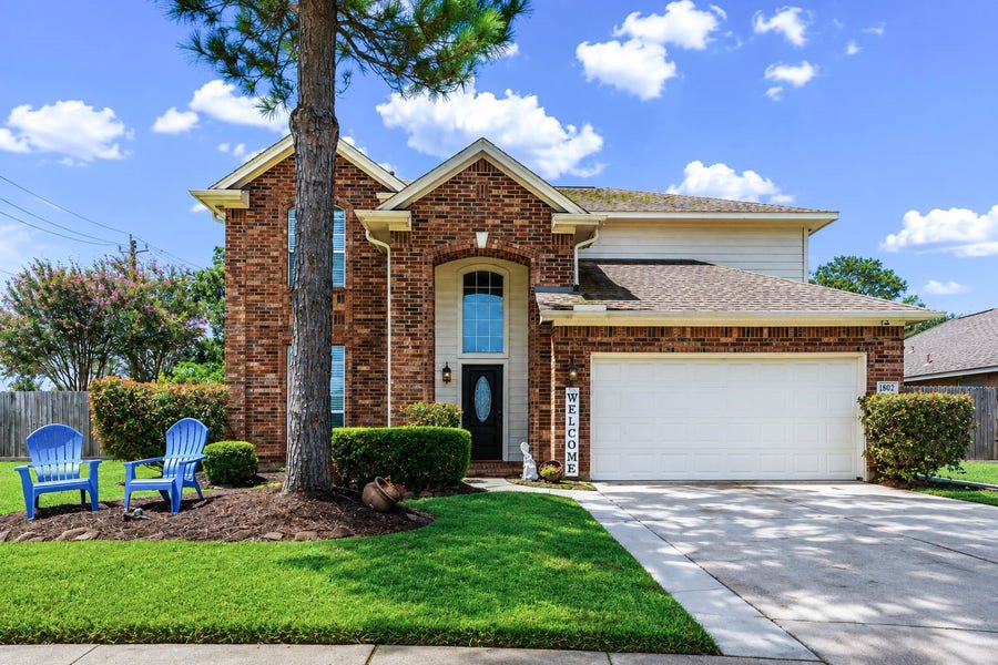 Property photo for 1802 Oak Lodge Drive, Pearland, TX