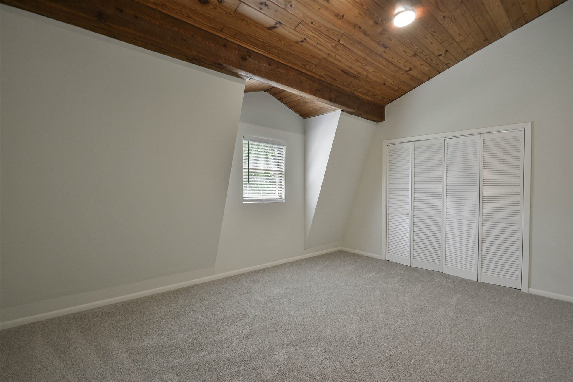 430 Binnacle Way, Crosby, TX 77532