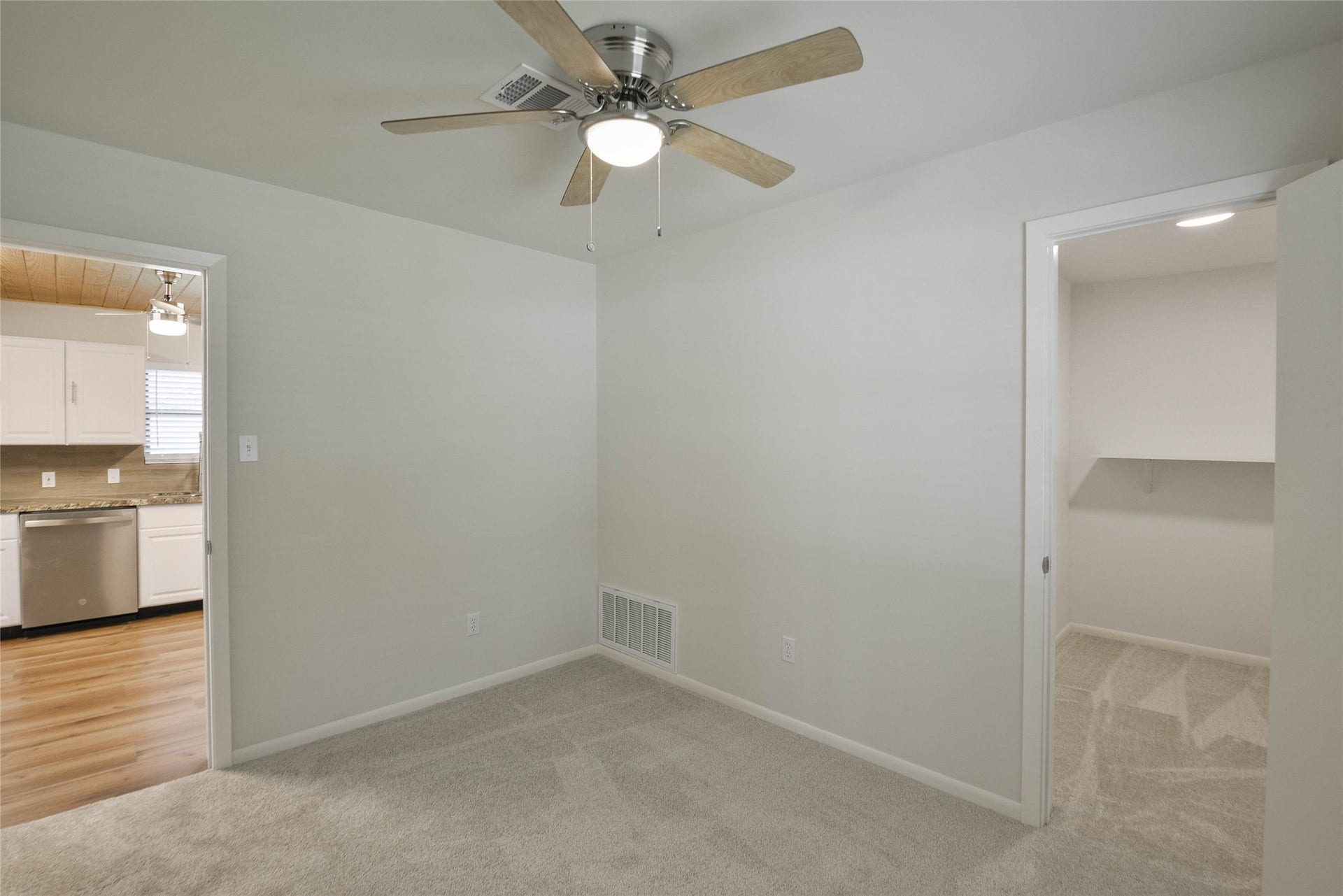 430 Binnacle Way, Crosby, TX 77532