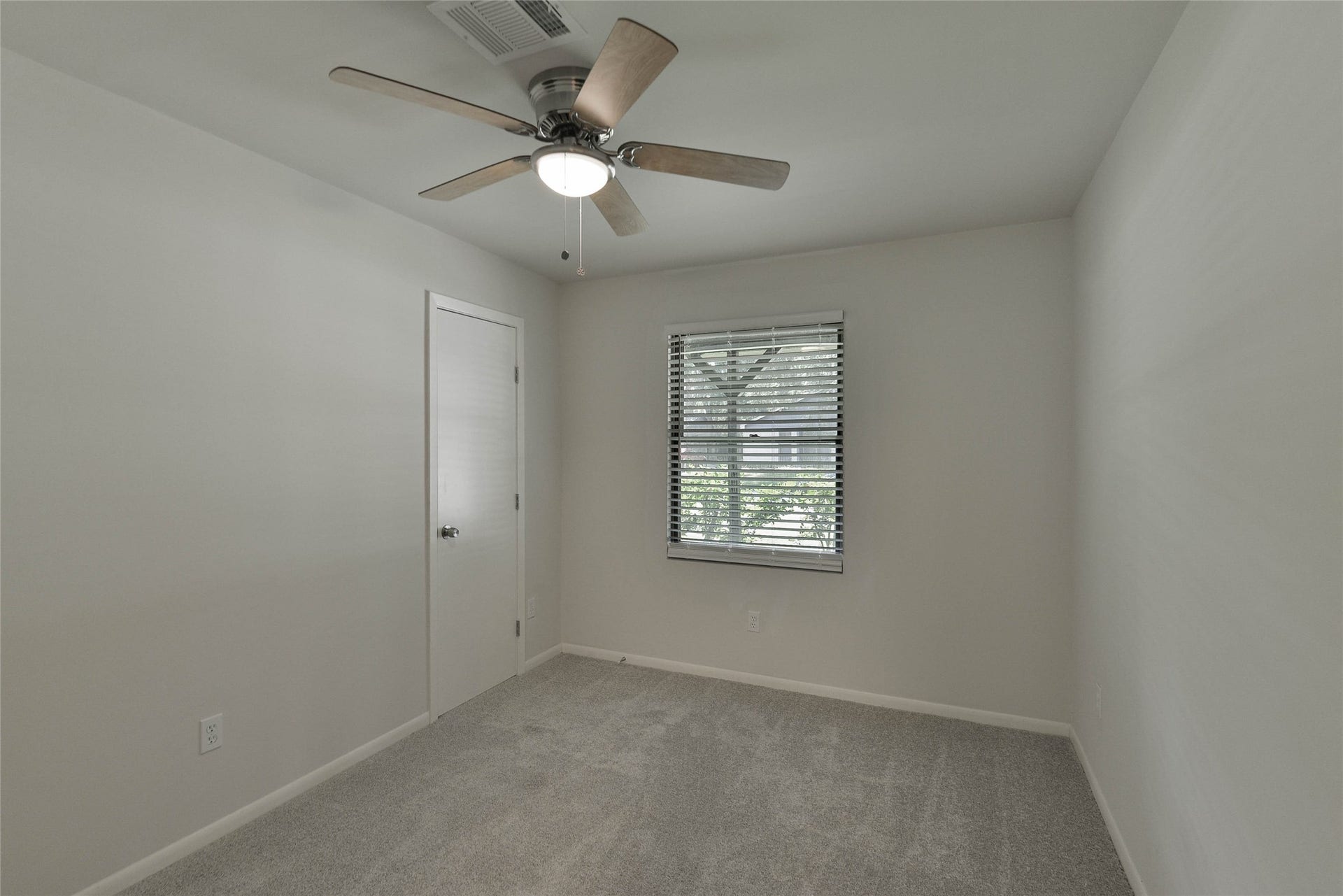 430 Binnacle Way, Crosby, TX 77532