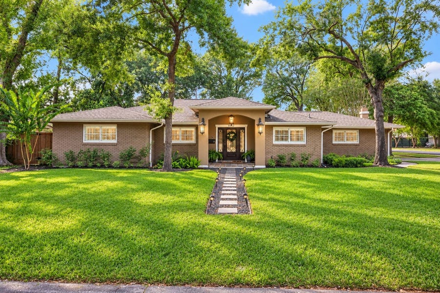 Property photo for 9402 Crispin Lane, Houston, TX