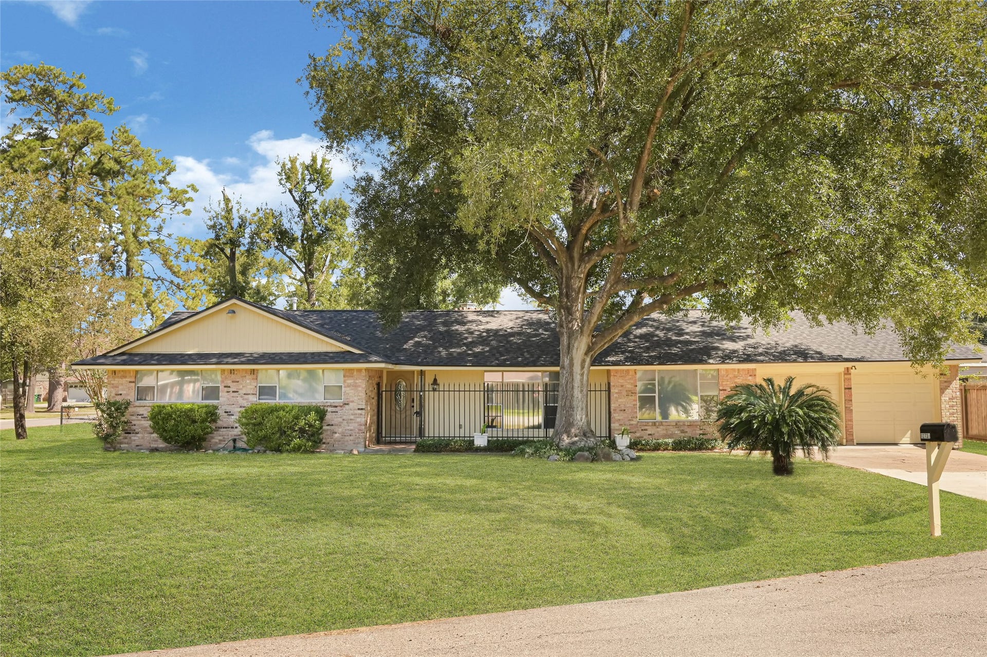 12738 Eastbrook Drive, Houston, TX 77013 12738 Eastbrook Drive, Houston, TX 77013