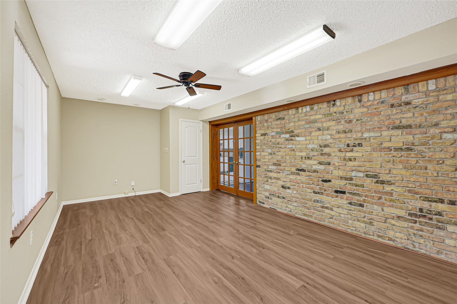 12738 Eastbrook Drive, Houston, TX 77013 12738 Eastbrook Drive, Houston, TX 77013
