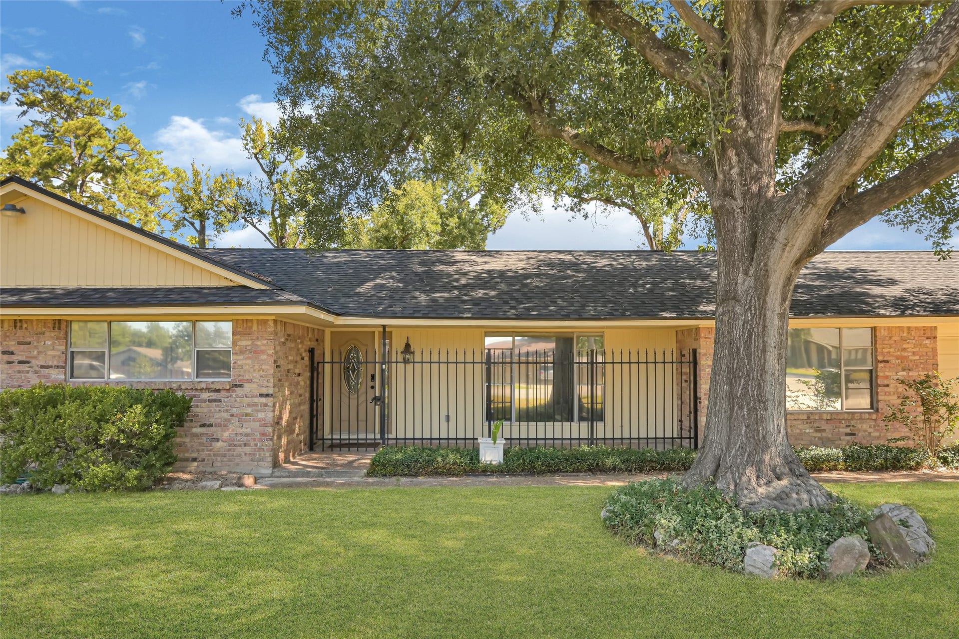12738 Eastbrook Drive, Houston, TX 77013 12738 Eastbrook Drive, Houston, TX 77013