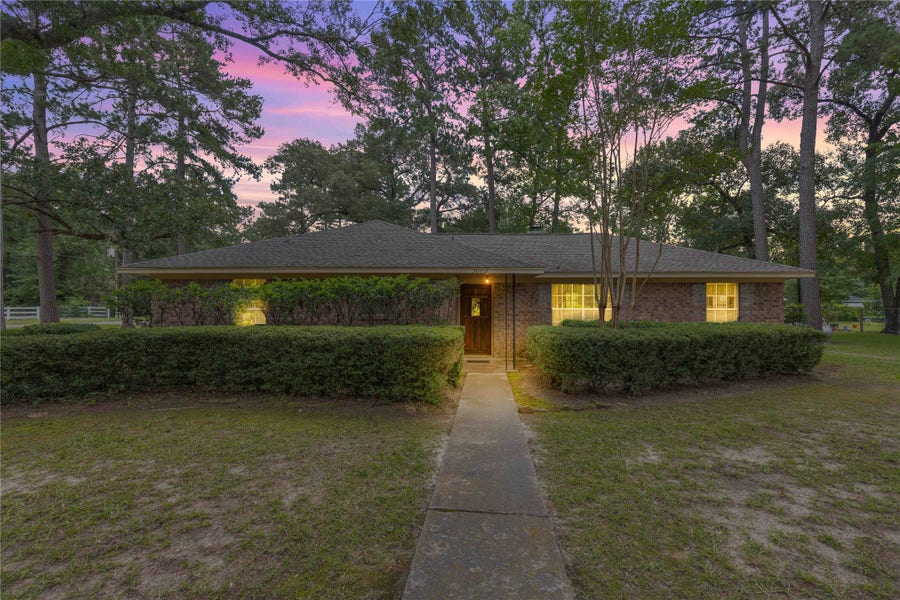 Property photo for 30818 Meadow Wood Drive, Magnolia, TX