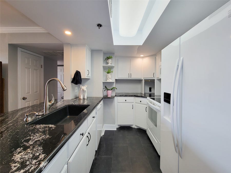 Property photo for 3525 Sage Road, #402, Houston, TX