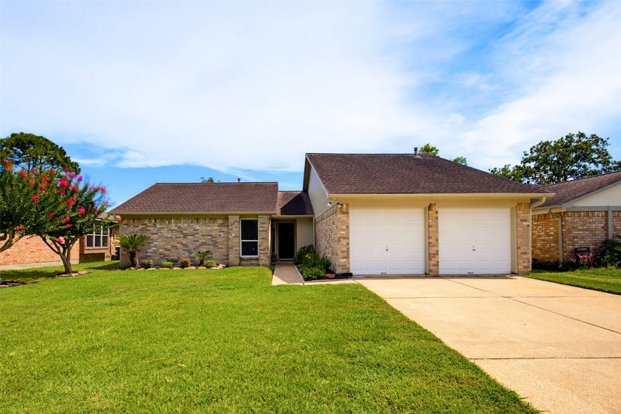 Property photo for 410 Village Creek Drive, Webster, TX