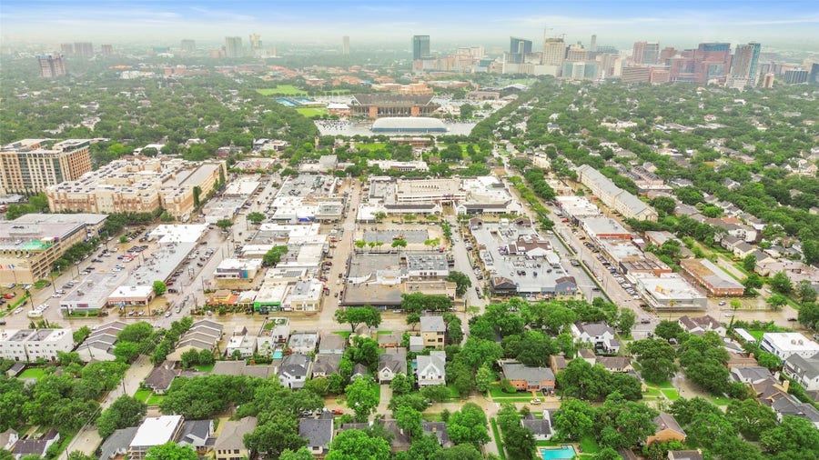Property photo for 6130 Kirby Drive, Houston, TX