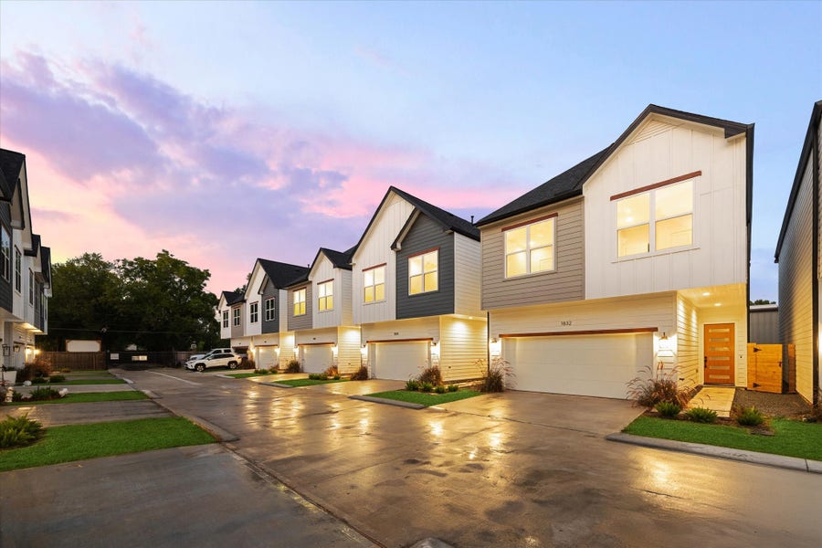 Property photo for 1832 W Tidwell Road, Houston, TX