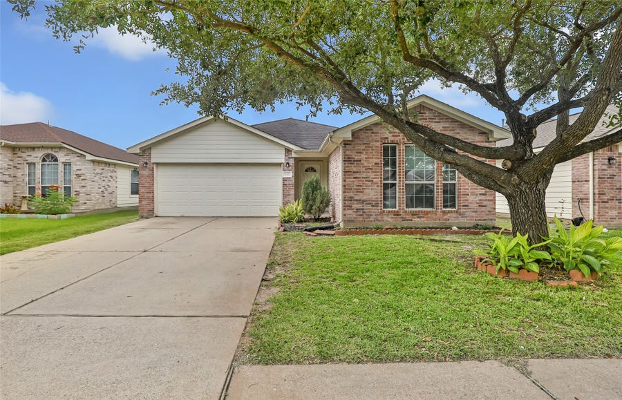 Property photo for 19407 Otter Trail Court, Katy, TX