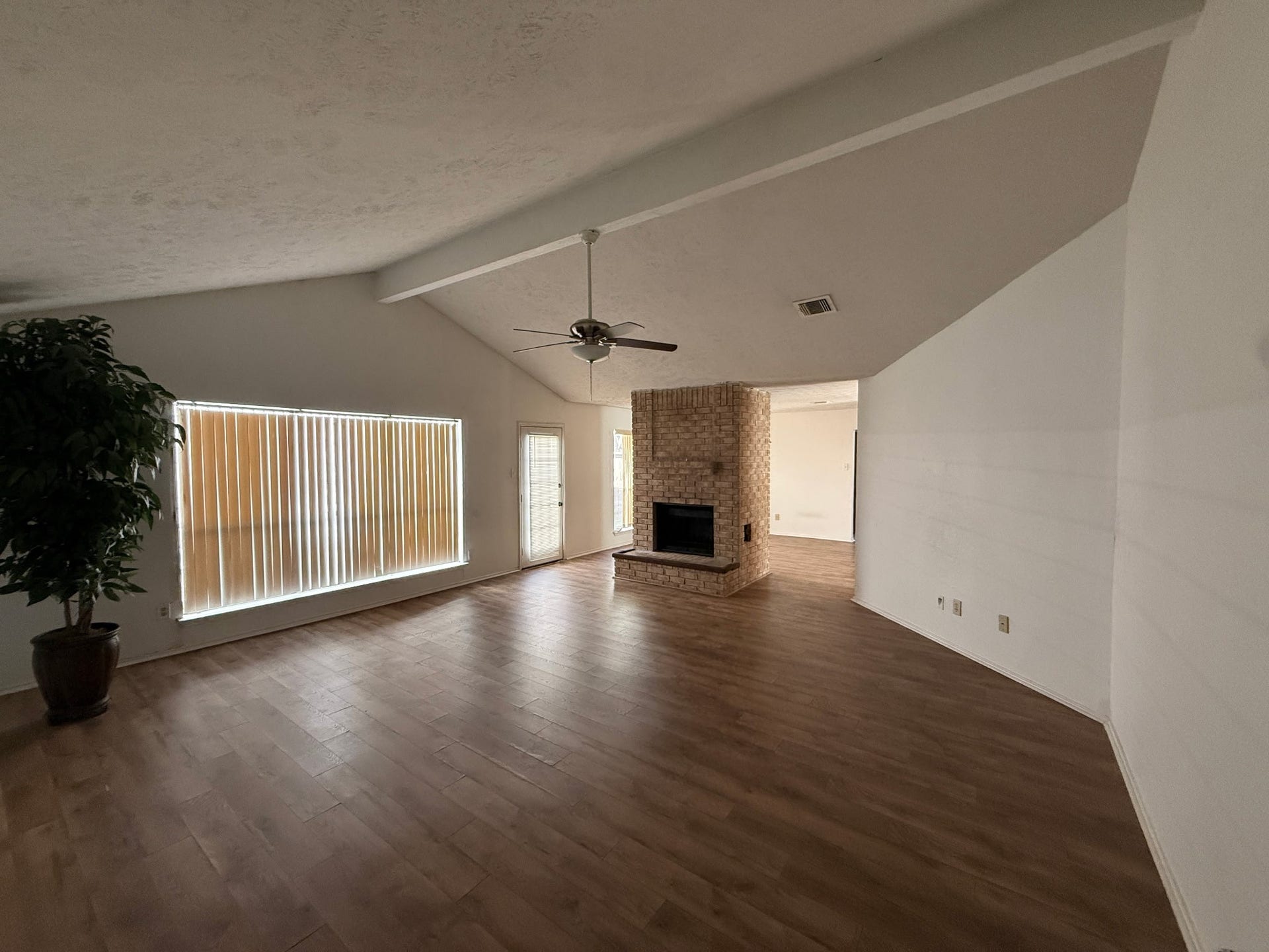 2239 Trail West Street, Sugar Land, TX 77478 2239 Trail West Street, Sugar Land, TX 77478