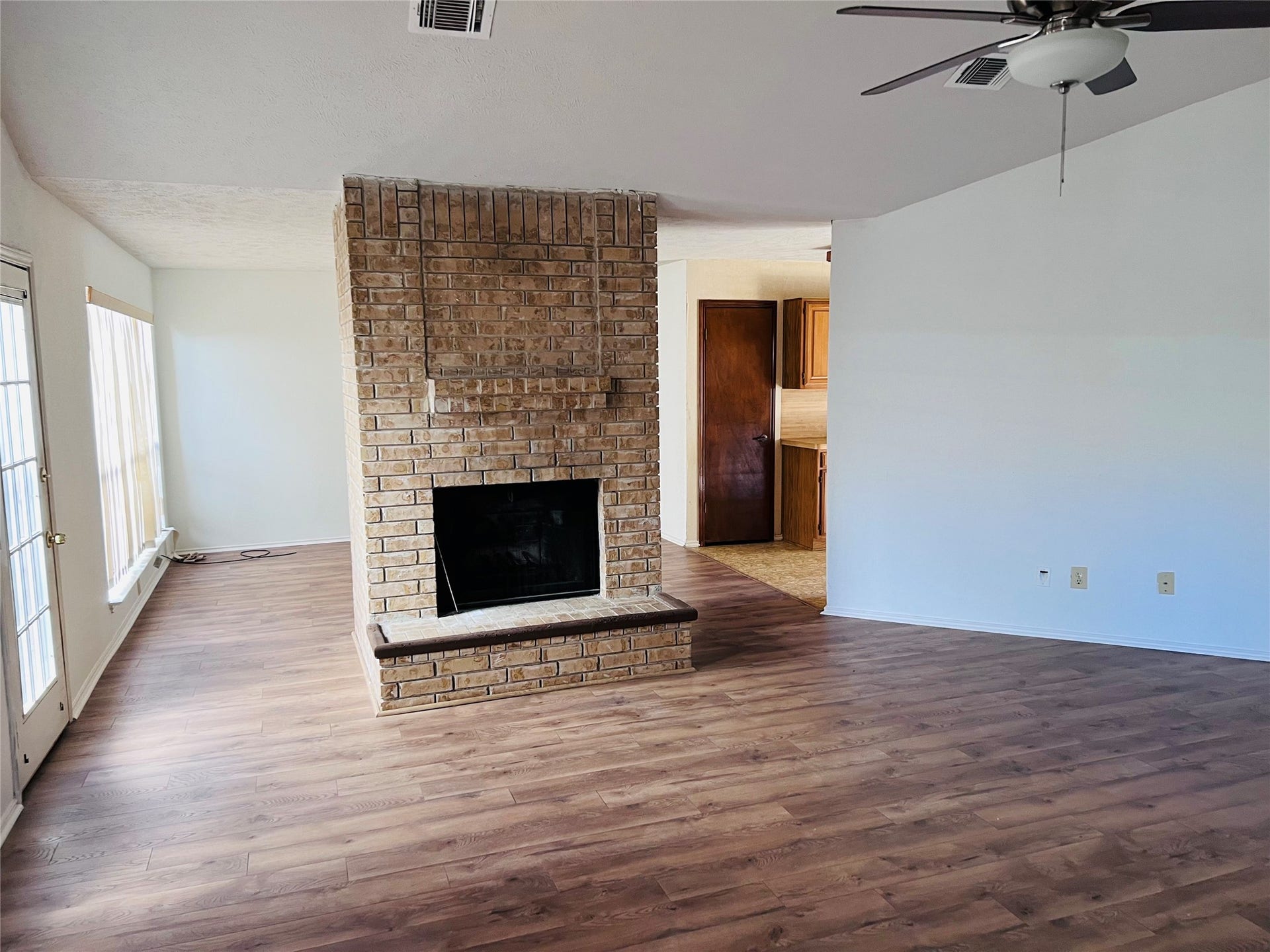 2239 Trail West Street, Sugar Land, TX 77478 2239 Trail West Street, Sugar Land, TX 77478