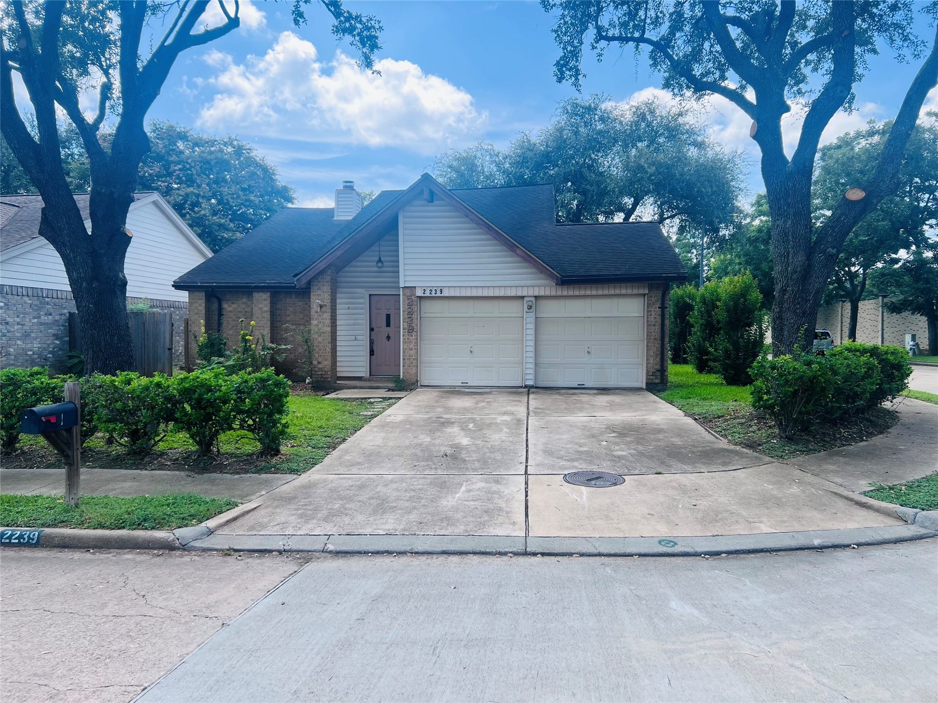 2239 Trail West Street, Sugar Land, TX 77478 2239 Trail West Street, Sugar Land, TX 77478