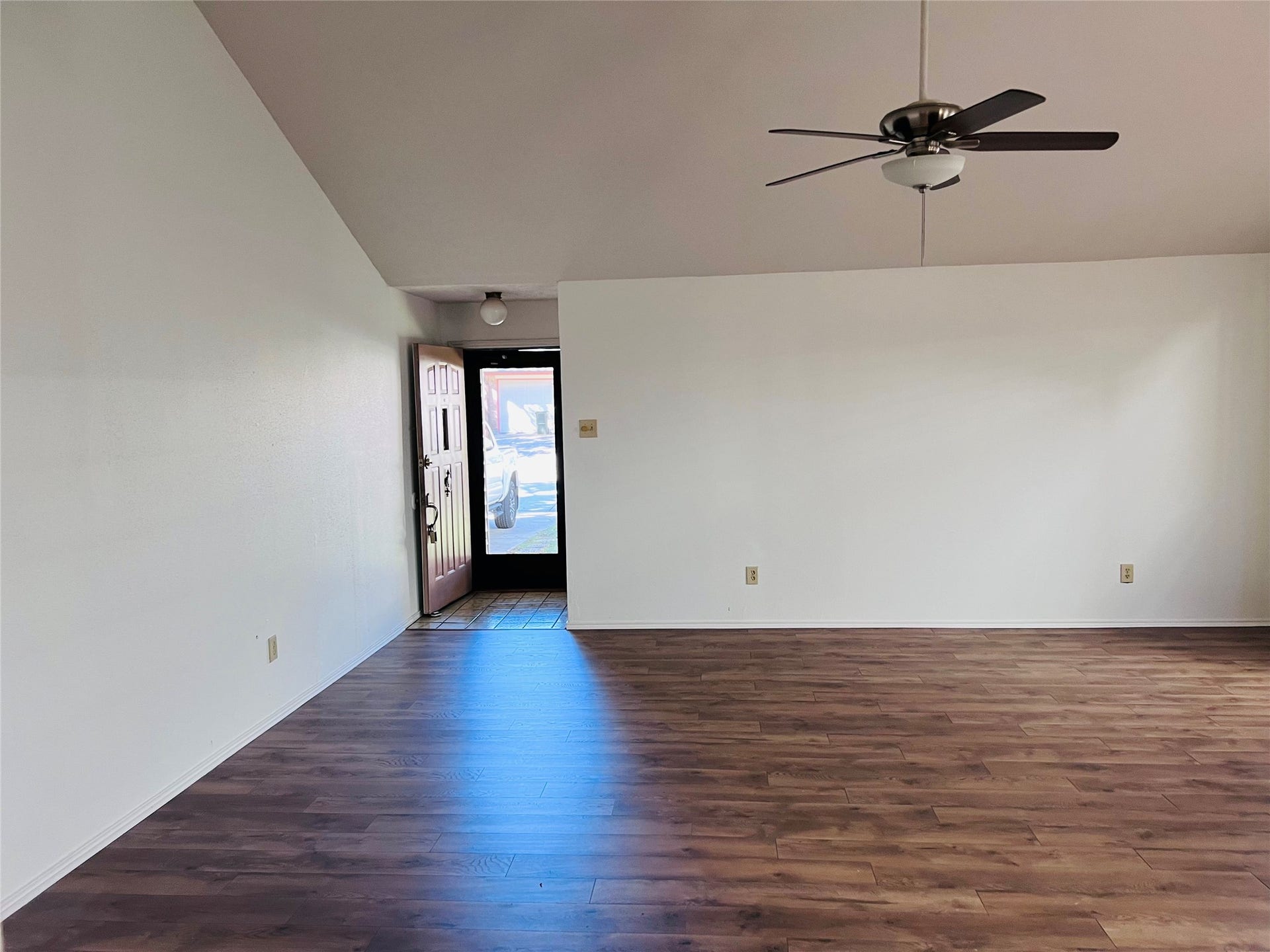 2239 Trail West Street, Sugar Land, TX 77478 2239 Trail West Street, Sugar Land, TX 77478