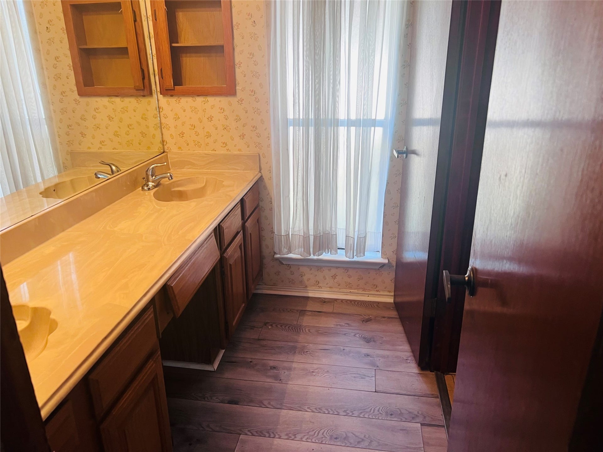 2239 Trail West Street, Sugar Land, TX 77478 2239 Trail West Street, Sugar Land, TX 77478