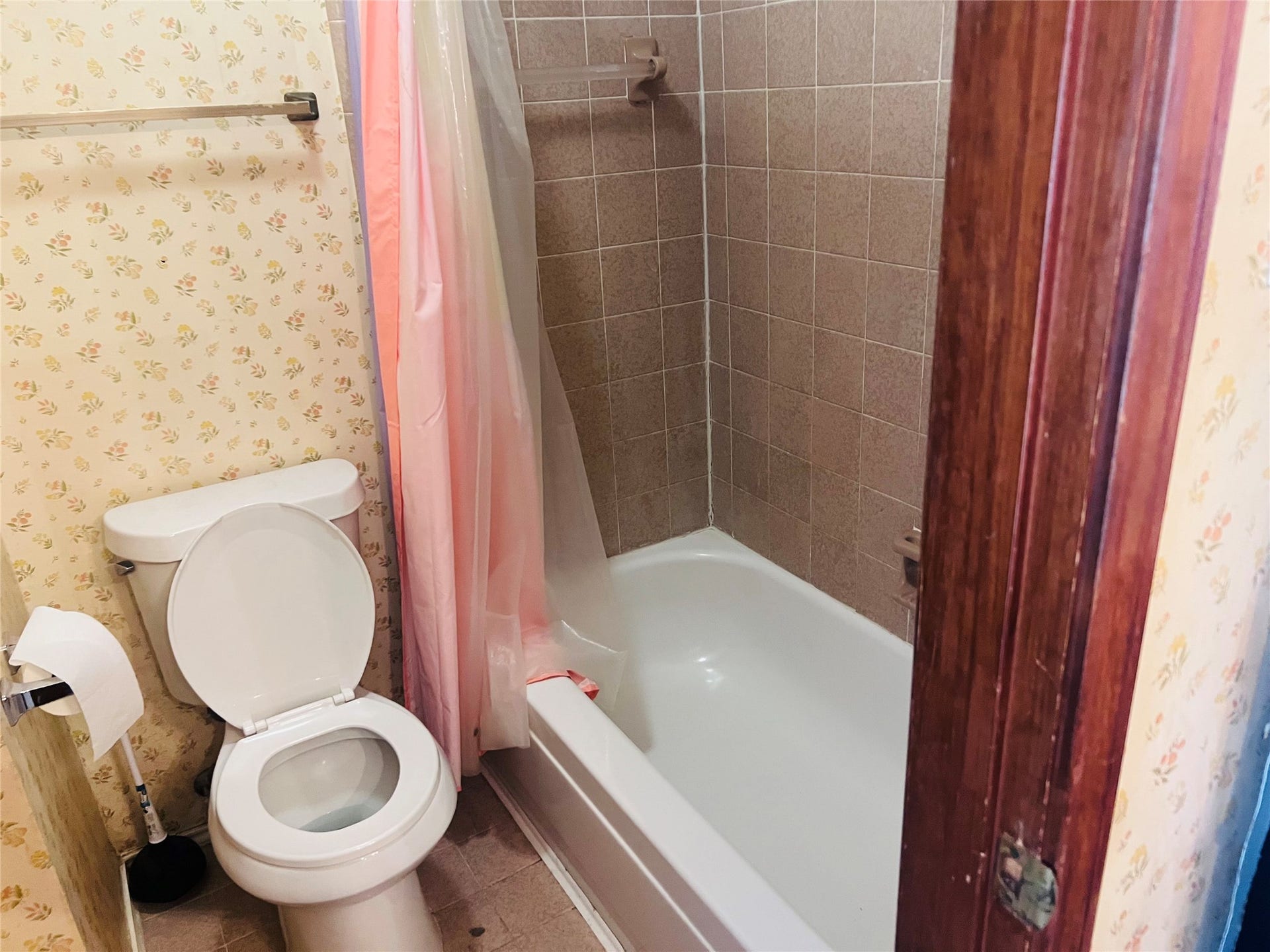 2239 Trail West Street, Sugar Land, TX 77478 2239 Trail West Street, Sugar Land, TX 77478