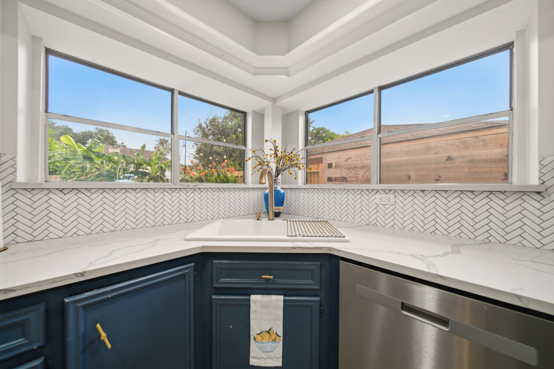 3815 W Valley Drive, Missouri City, TX 77459 3815 W Valley Drive, Missouri City, TX 77459