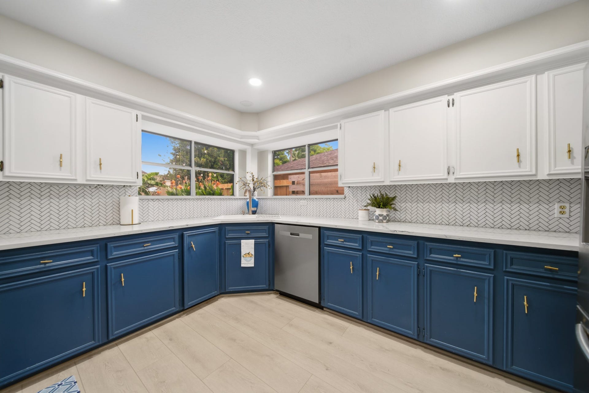 3815 W Valley Drive, Missouri City, TX 77459 3815 W Valley Drive, Missouri City, TX 77459