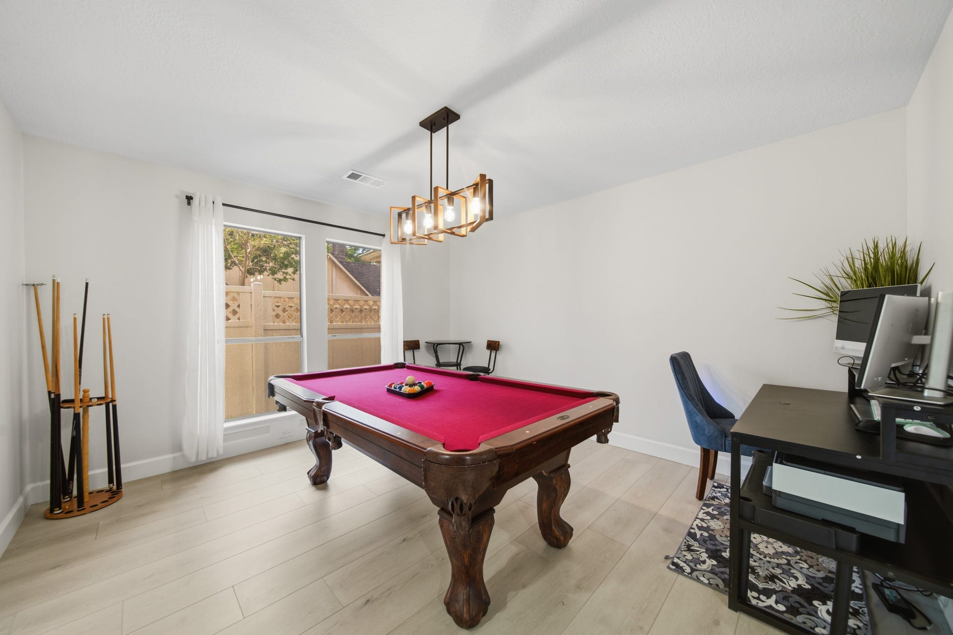 3815 W Valley Drive, Missouri City, TX 77459 3815 W Valley Drive, Missouri City, TX 77459