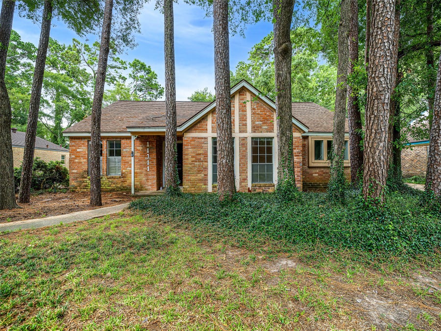 Property photo for 11711 Hillbrook Drive, Houston, TX