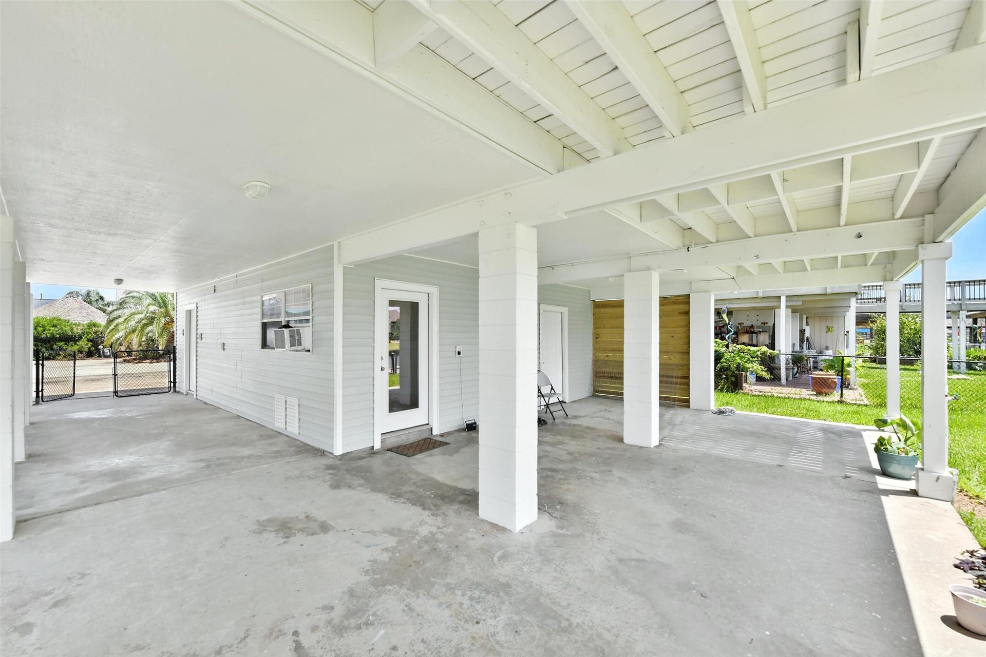 1127 Redfish Street, Bayou Vista, TX 77563
