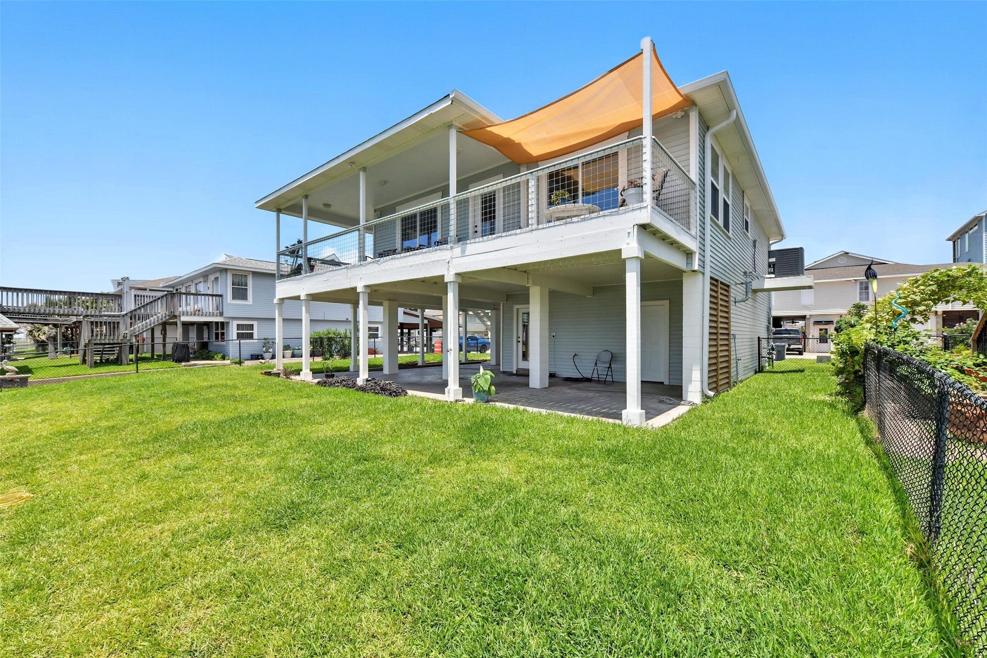 1127 Redfish Street, Bayou Vista, TX 77563