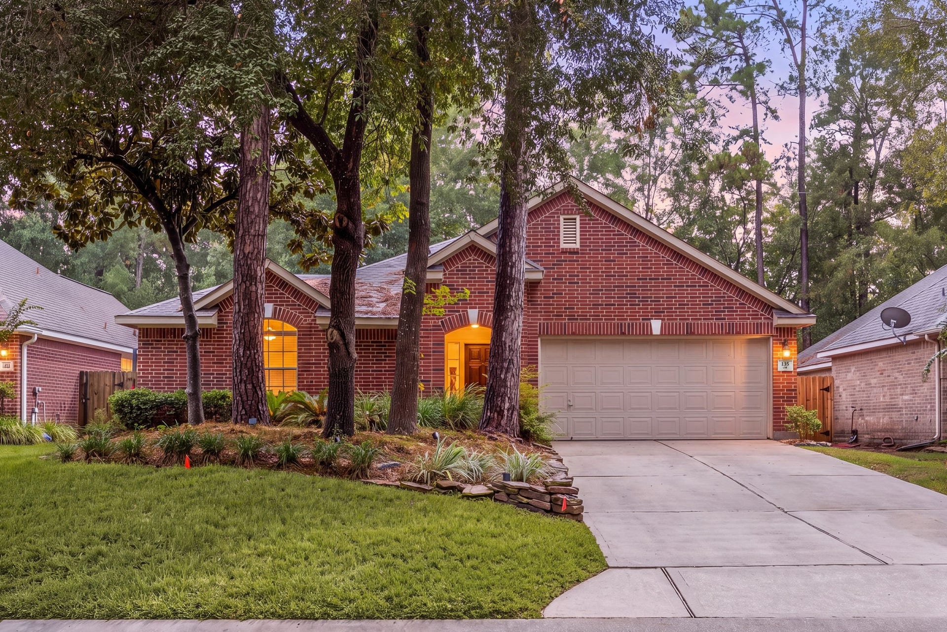 135 S Delta Mill Circle, The Woodlands, TX 77385 135 S Delta Mill Circle, The Woodlands, TX 77385