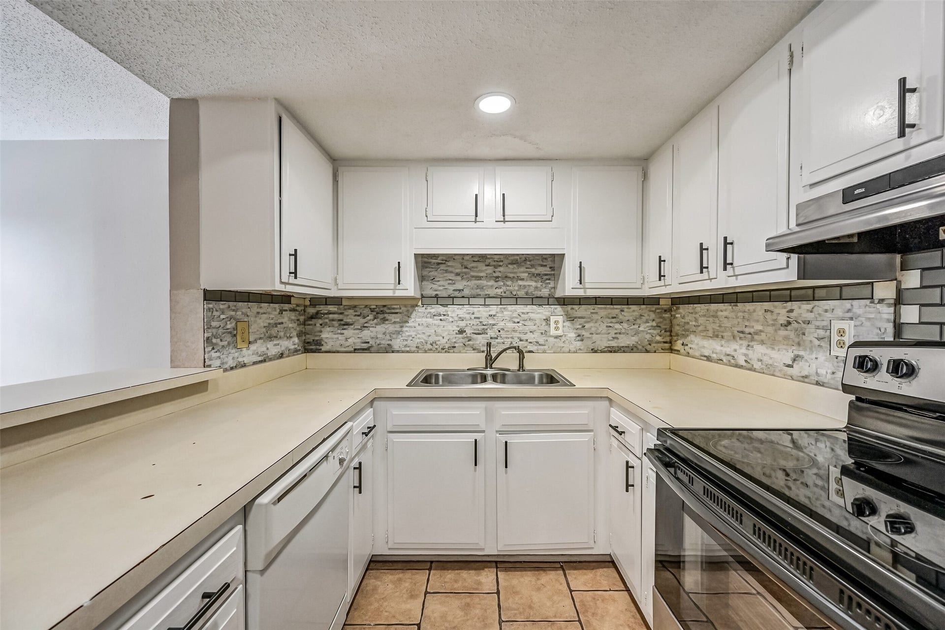 1817 Biovu Drive, Galveston, TX 77551