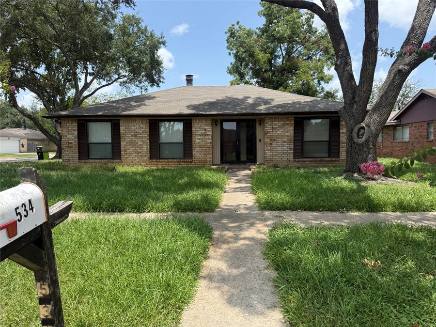 Property photo for 534 Stephanie Drive, Missouri City, TX