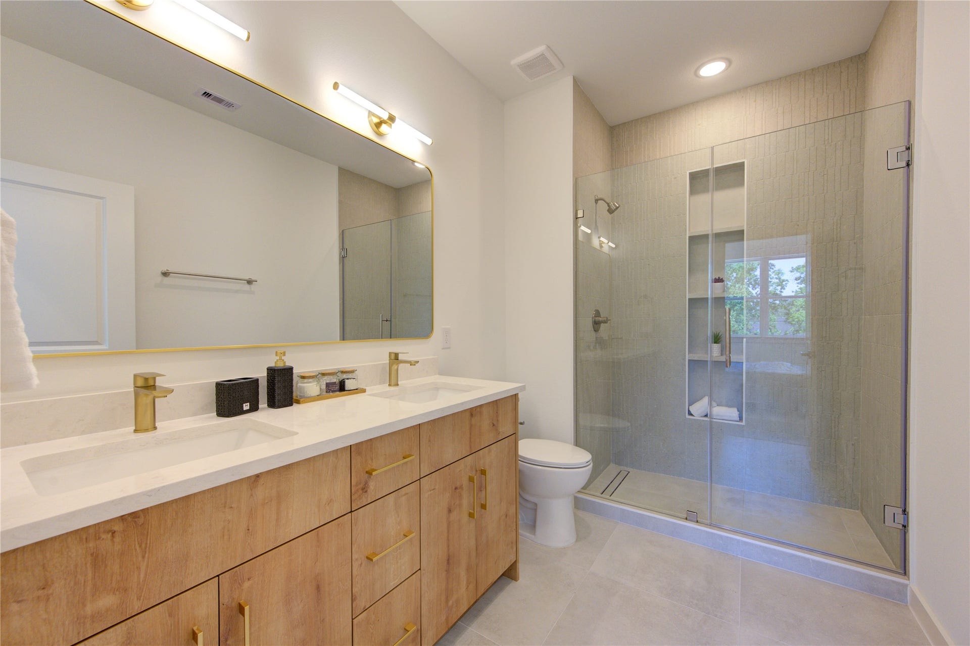 7118 Eastwood Street, Houston, TX 77021 7118 Eastwood Street, Houston, TX 77021