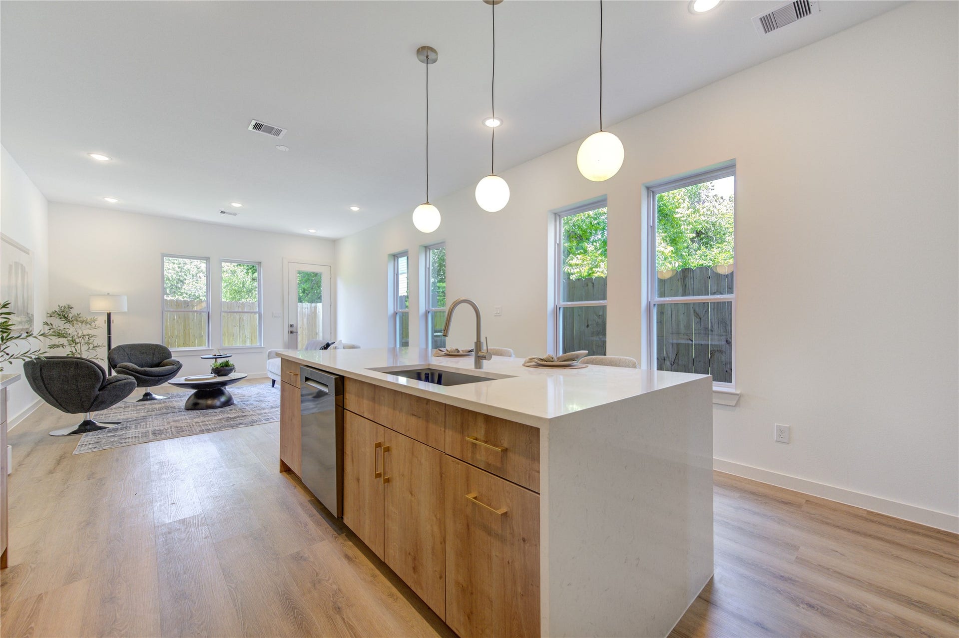 7118 Eastwood Street, Houston, TX 77021 7118 Eastwood Street, Houston, TX 77021