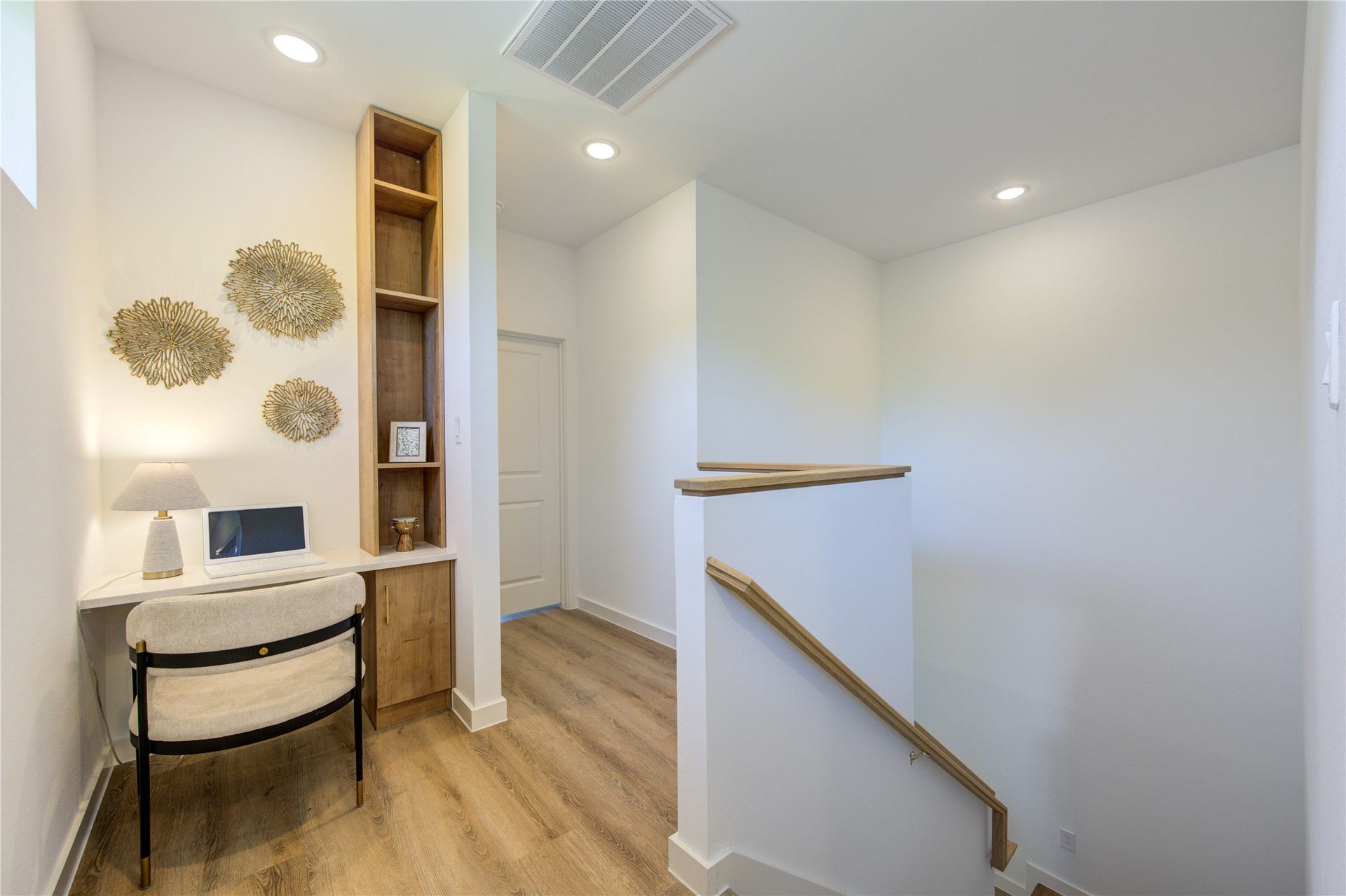 7118 Eastwood Street, Houston, TX 77021 7118 Eastwood Street, Houston, TX 77021