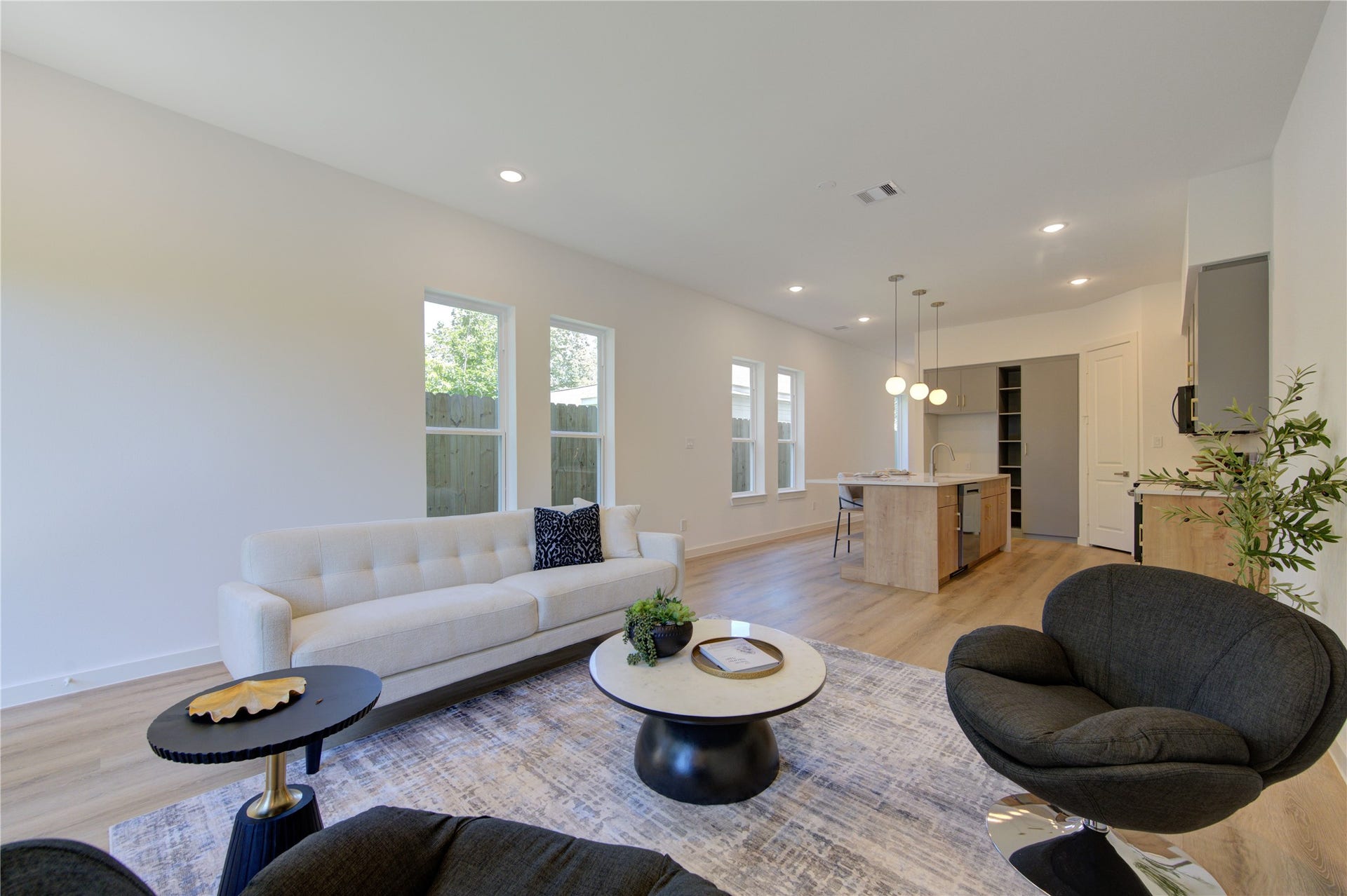 7118 Eastwood Street, Houston, TX 77021 7118 Eastwood Street, Houston, TX 77021