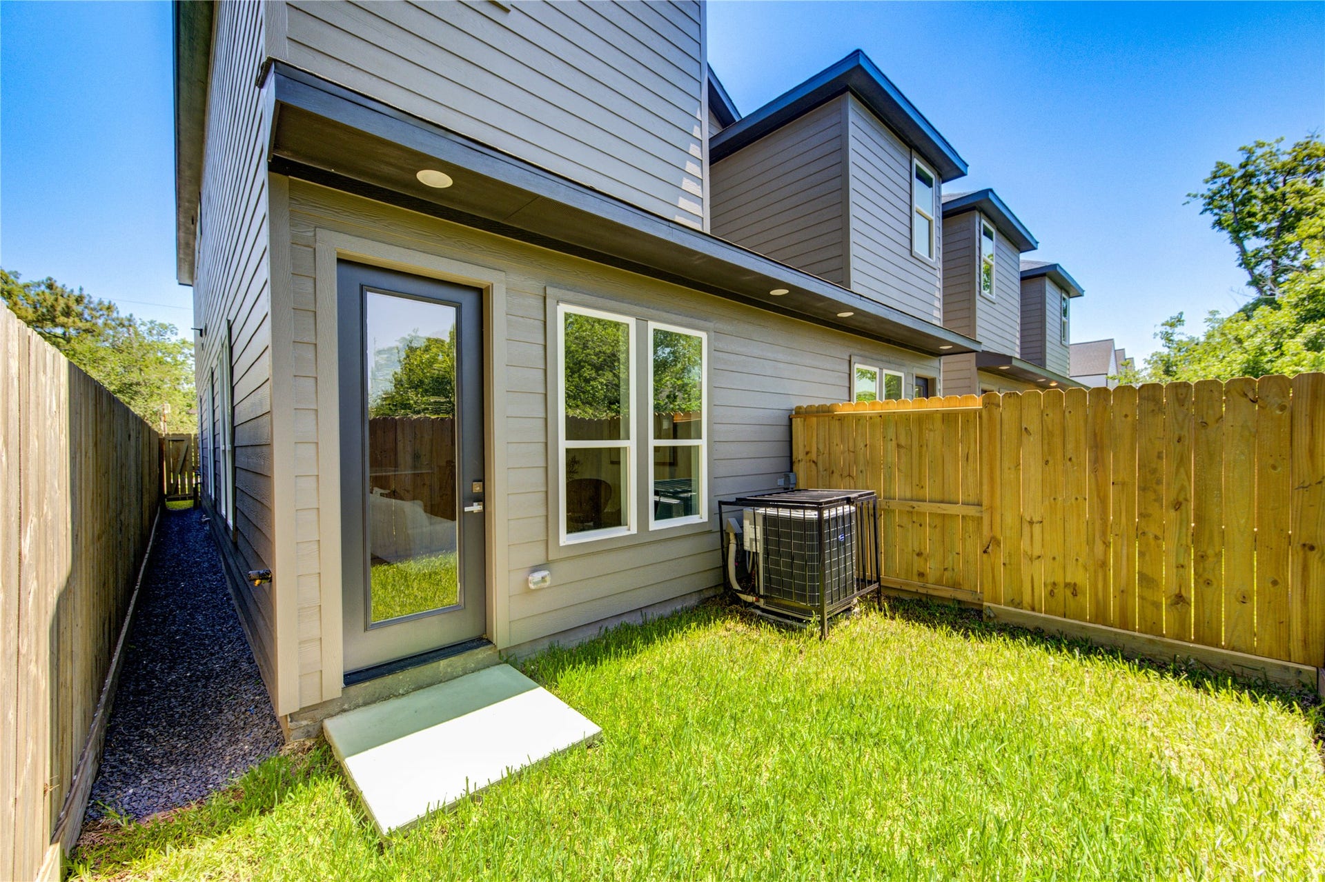 7118 Eastwood Street, Houston, TX 77021 7118 Eastwood Street, Houston, TX 77021