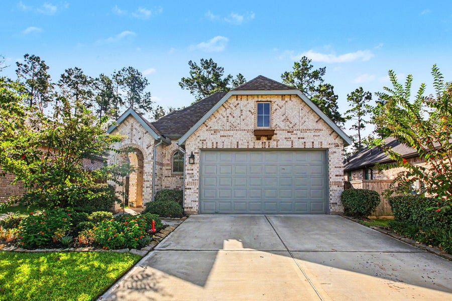 Property photo for 127 Lukewood Circle, Conroe, TX