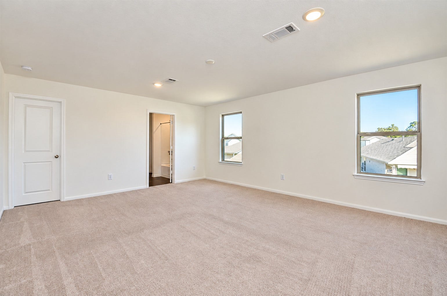 Spacious Primary Suite